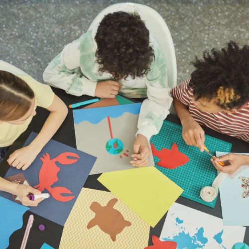kids doing crafts