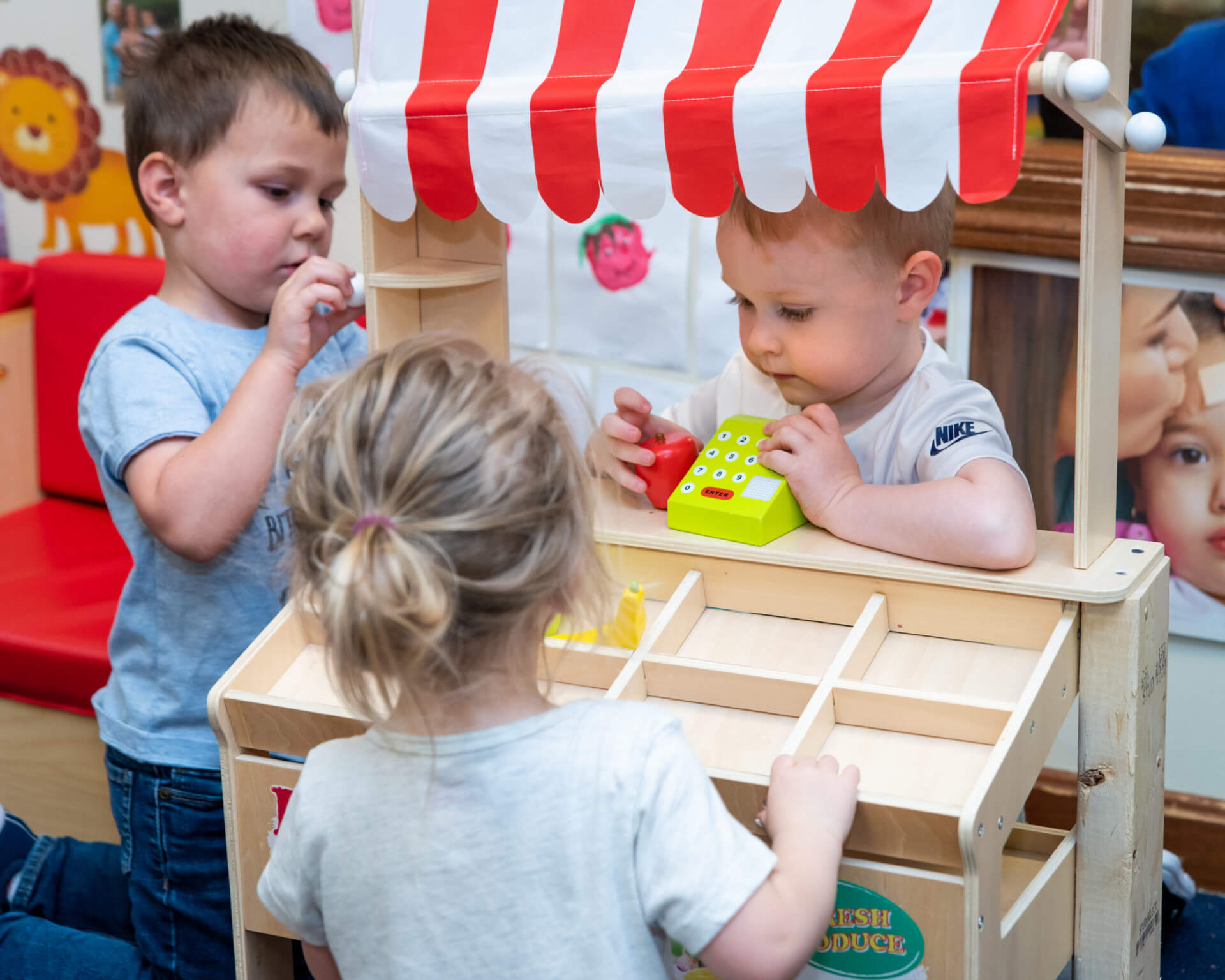 preschool-kids-playing-grocery